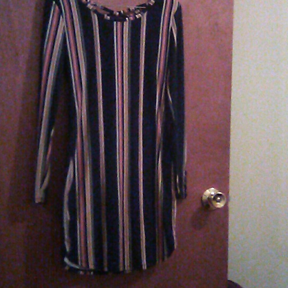 Dress - Picture 1 of 2